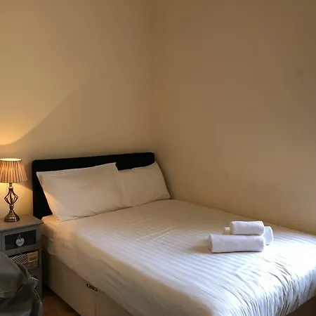 The Canal Apartment *